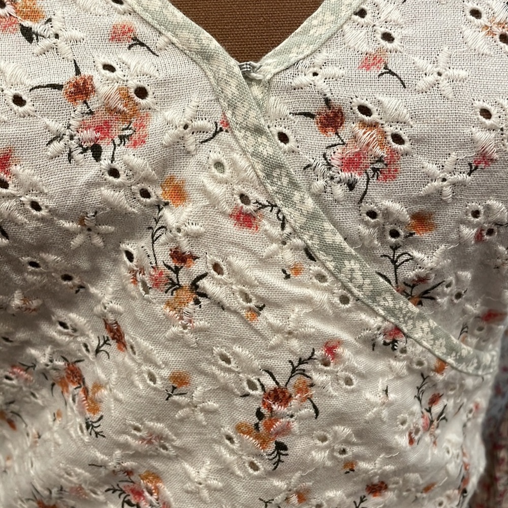 American Eagle top - Picture 2 of 7